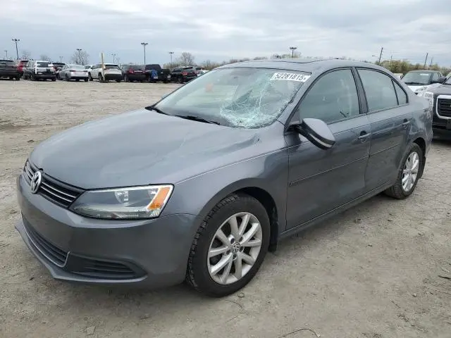 3VWDX7AJ8BM323822