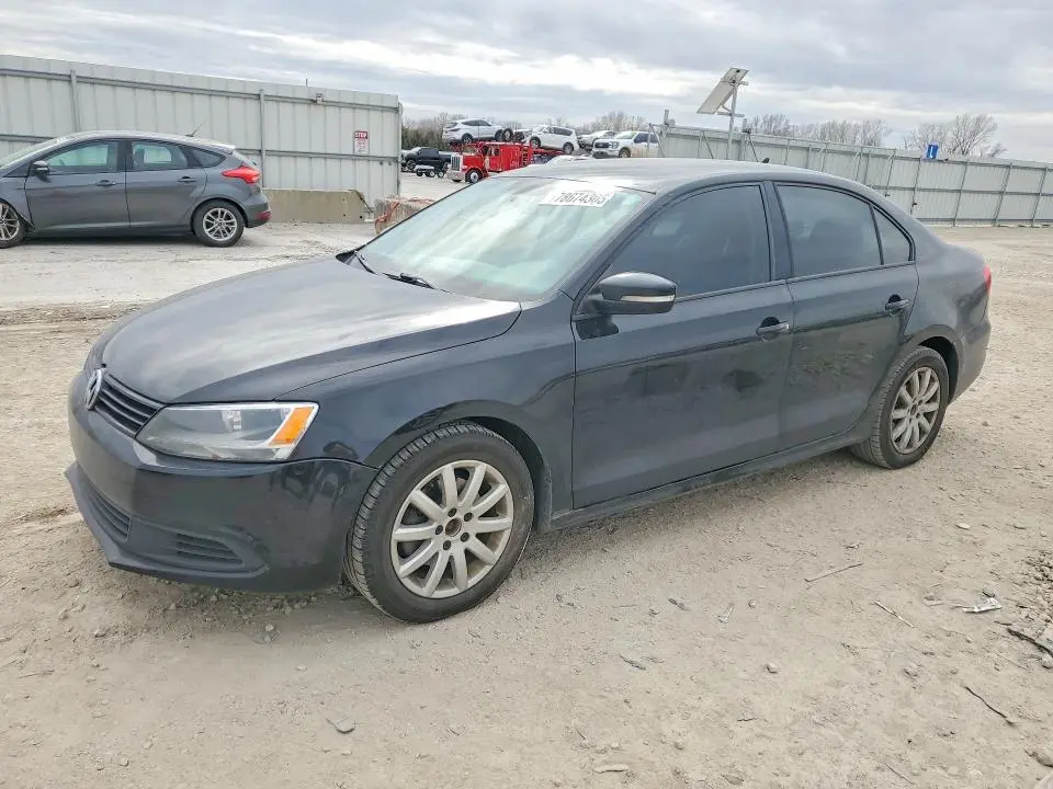 3VWDX7AJ8CM113027