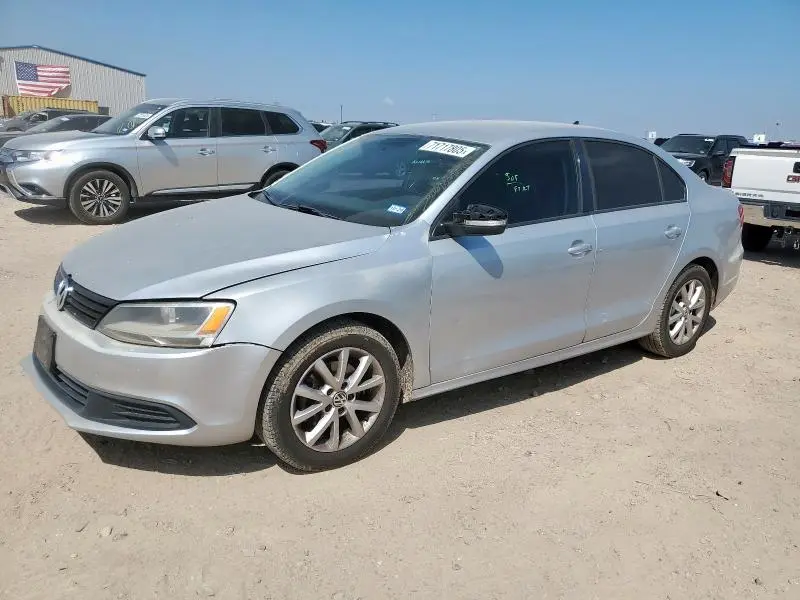 3VWDX7AJ8CM114632
