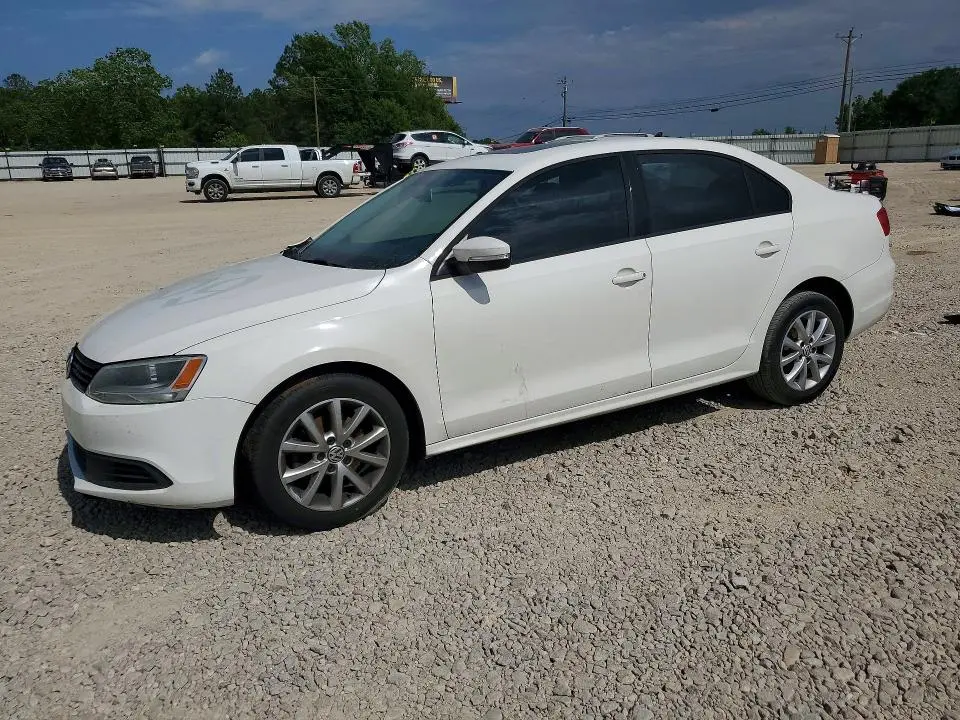 3VWDX7AJ8CM348060