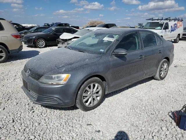 3VWDX7AJ8CM384119