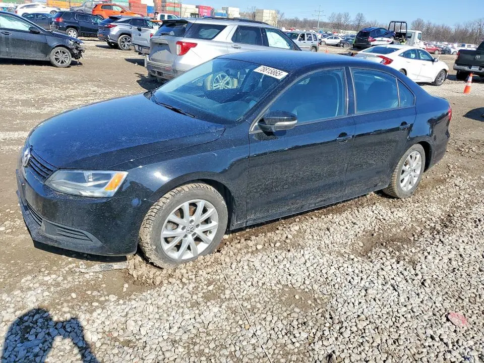 3VWDX7AJ8CM411772