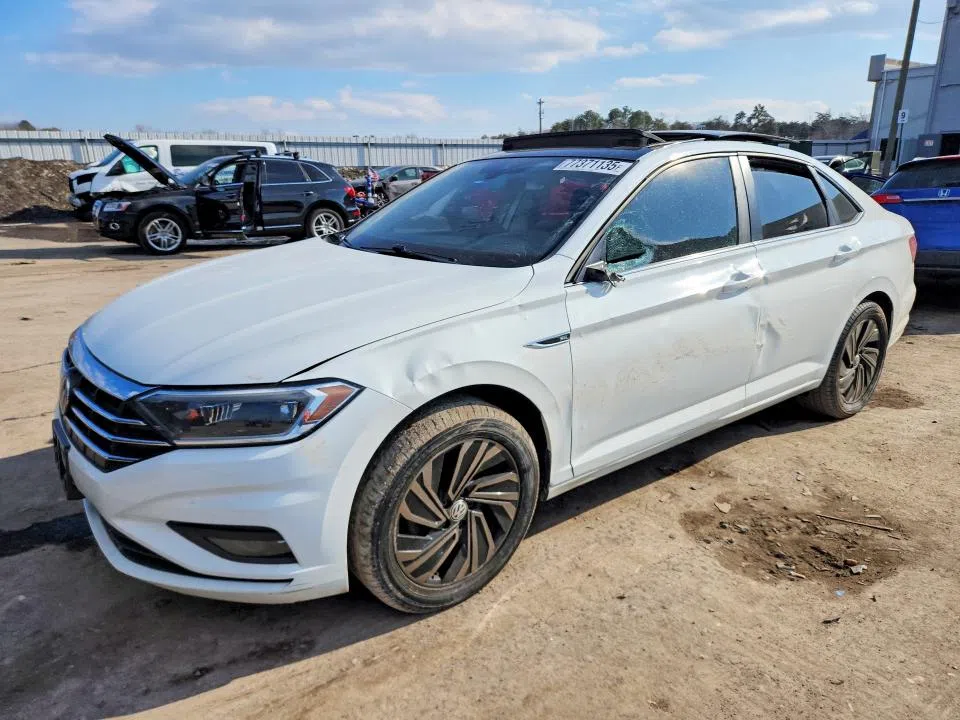 3VWGB7BU5KM269092