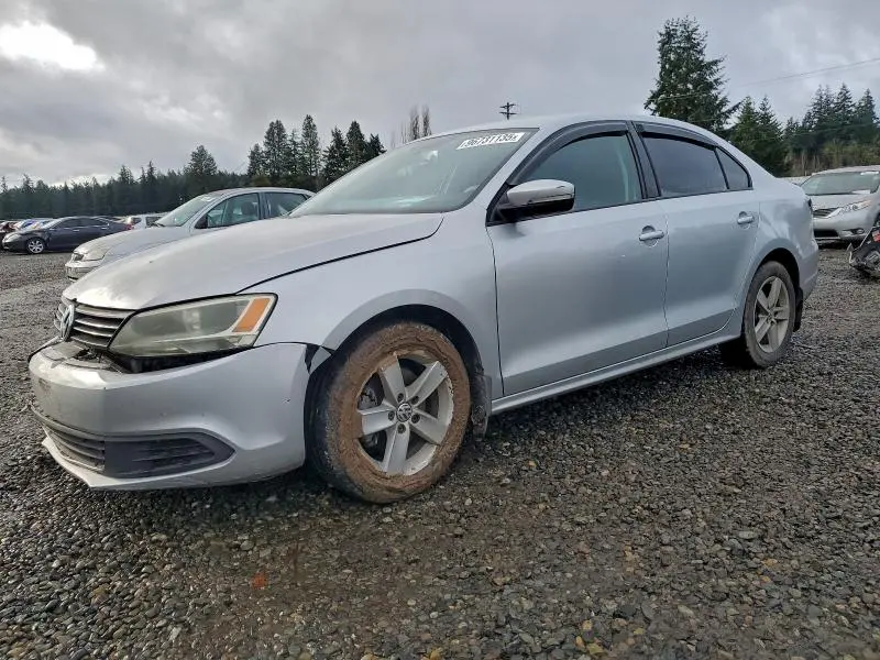 3VWLL7AJ1CM060551