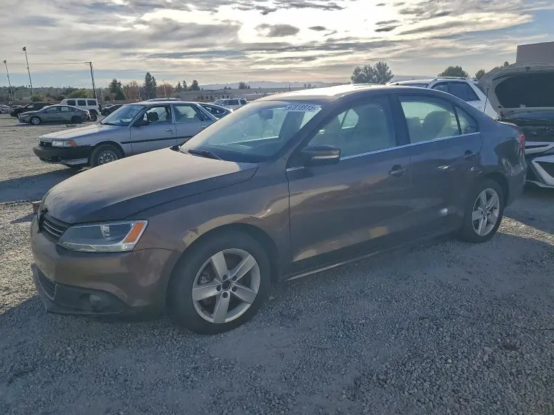 3VWLL7AJ2CM317569