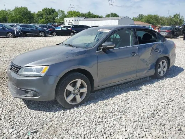 3VWLL7AJ2CM358901