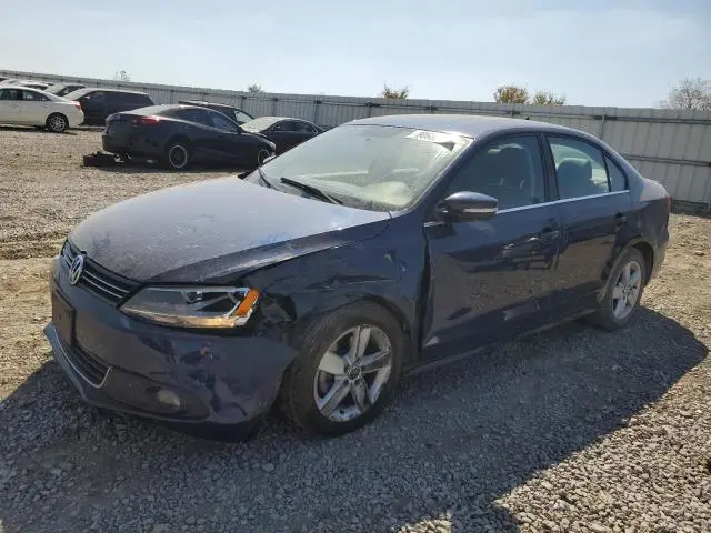 3VWLL7AJ2CM425836