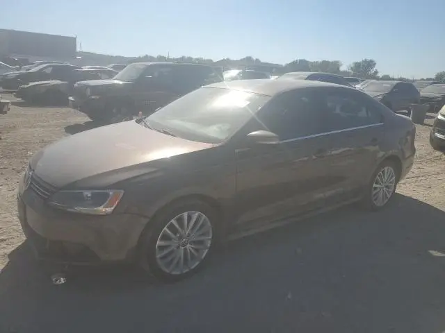 3VWLL7AJ2DM241532