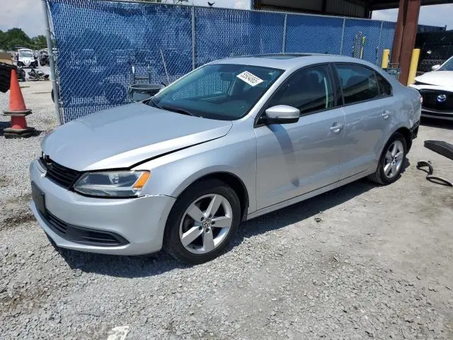 3VWLL7AJ3CM383063