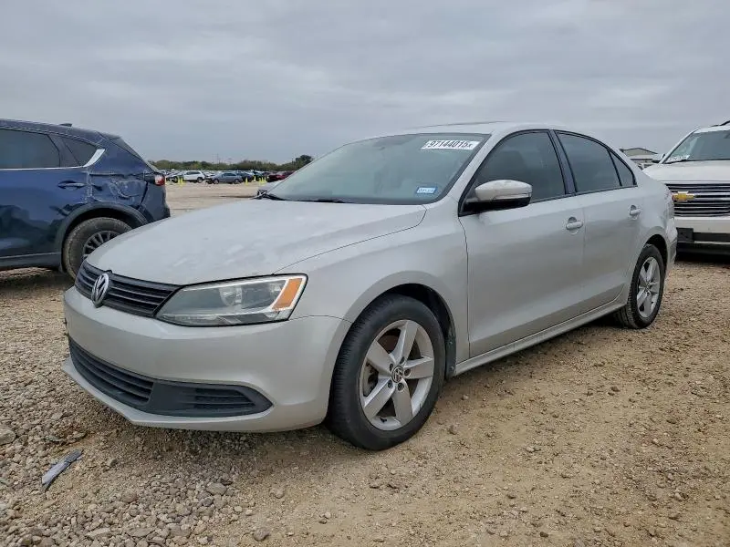 3VWLL7AJ4CM088487