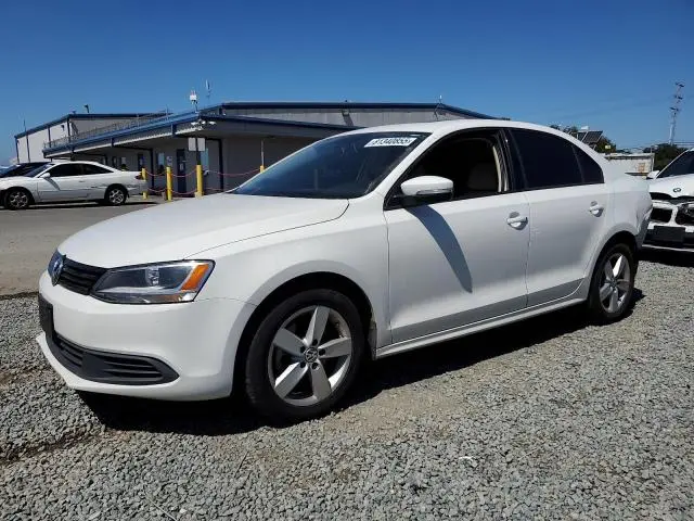 3VWLL7AJ4CM388935