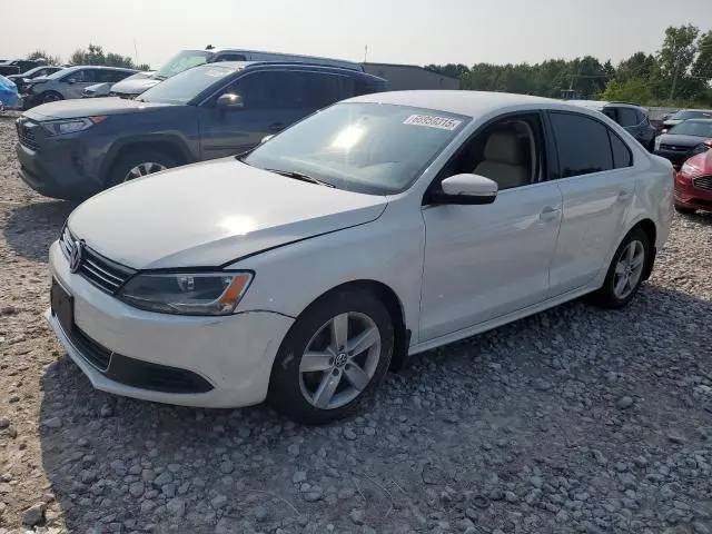 3VWLL7AJ5DM207309