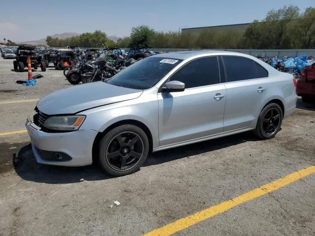 3VWLL7AJ5DM383695