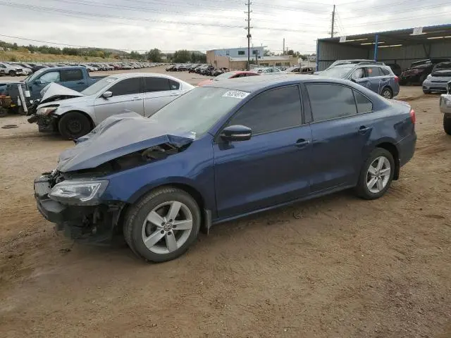 3VWLL7AJ6CM037945