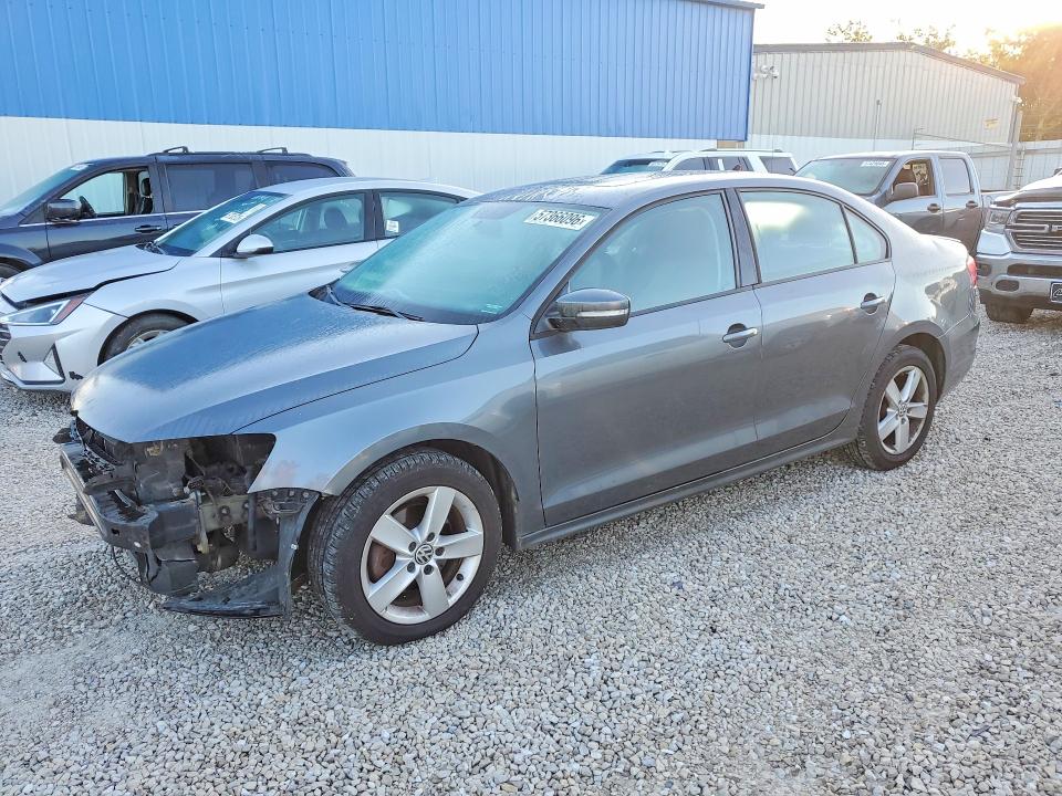 3VWLL7AJ6CM405606
