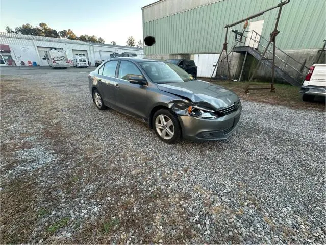 3VWLL7AJ6CM428576