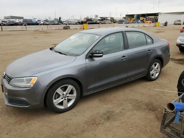 3VWLL7AJ7CM040711