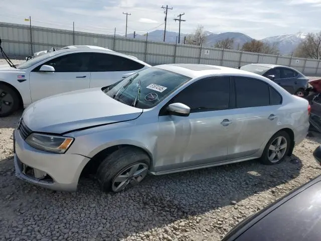 3VWLL7AJ7CM388380