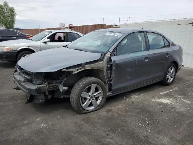 3VWLL7AJ7CM409812