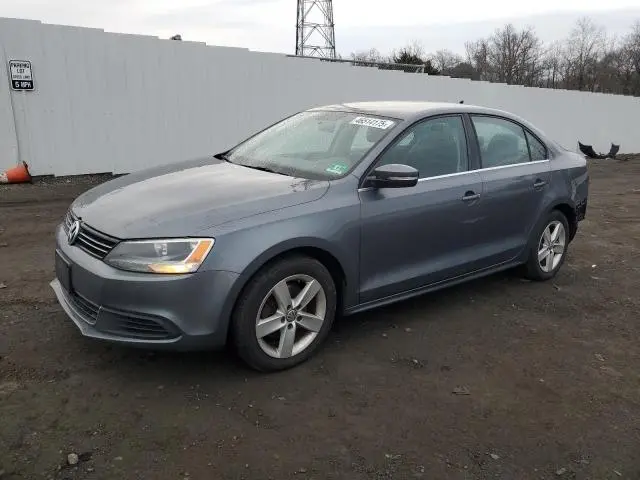 3VWLL7AJ7DM370494