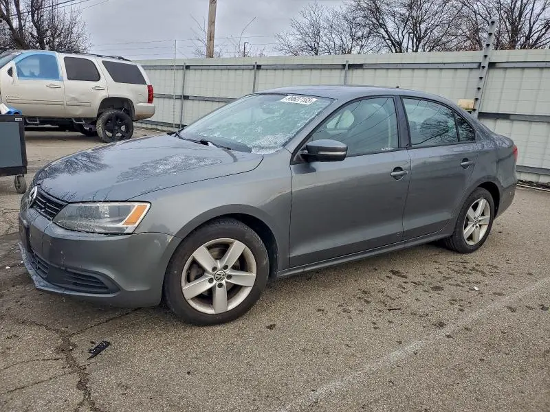 3VWLL7AJ8CM410144