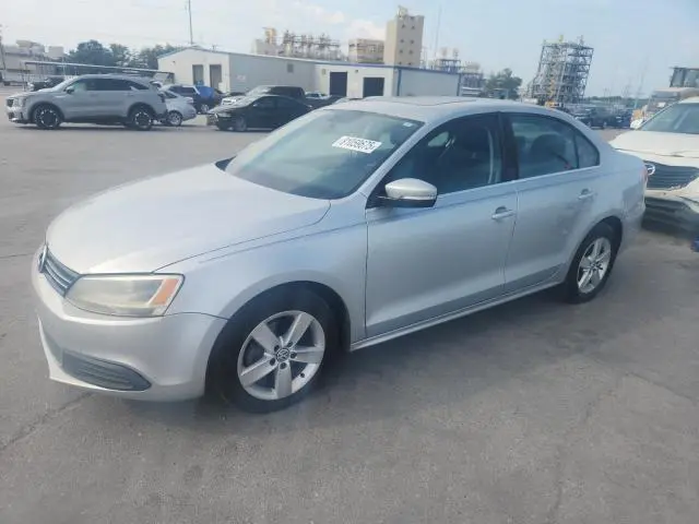 3VWLL7AJ8DM430475