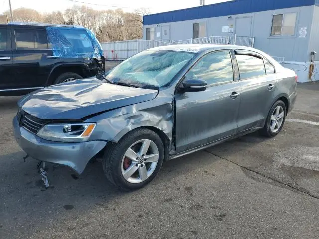 3VWLL7AJ9CM030195