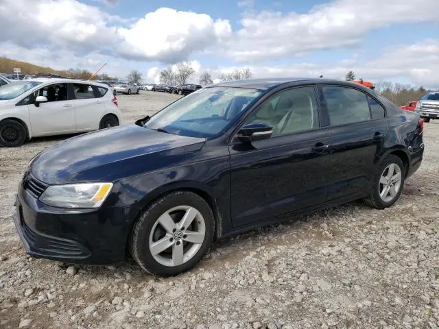 3VWLL7AJ9CM329962