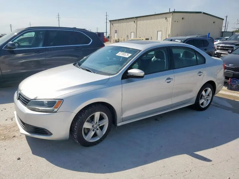 3VWLL7AJ9CM427731