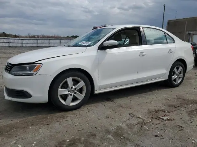 3VWLL7AJXDM402595