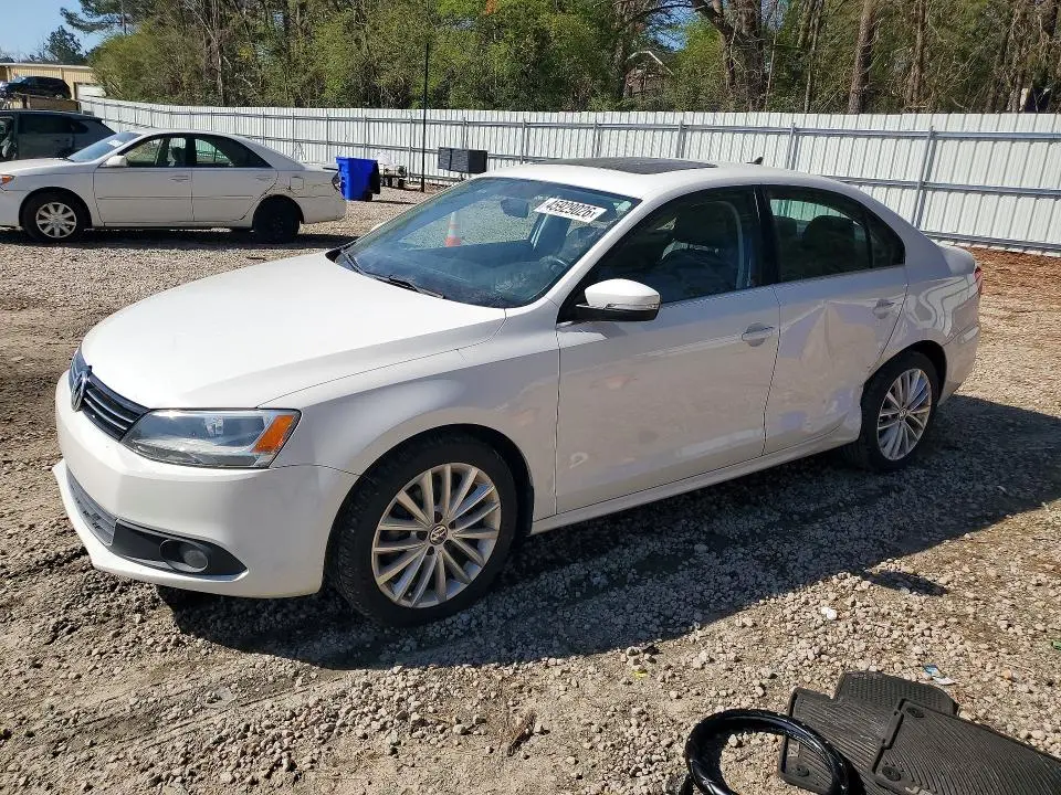 3VWLP7AJ5CM320339