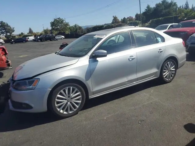 3VWLP7AJ6CM324271