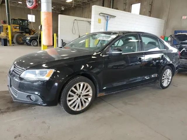 3VWLP7AJ7CM408440