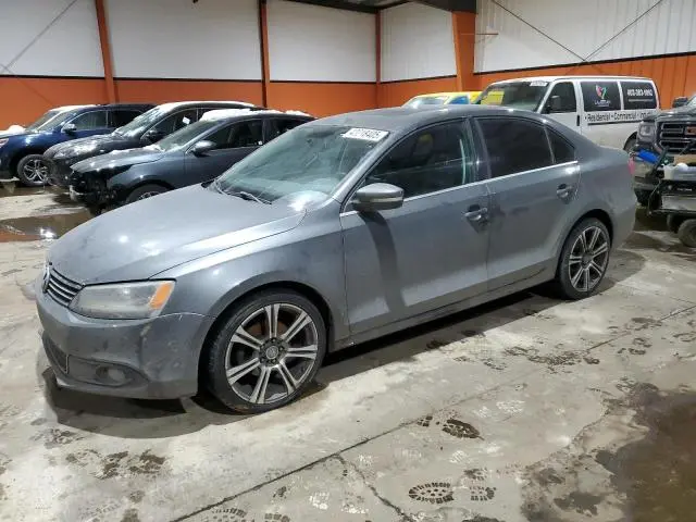 3VWLX7AJ9CM380754