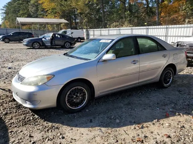 4T1BE32K15U516583