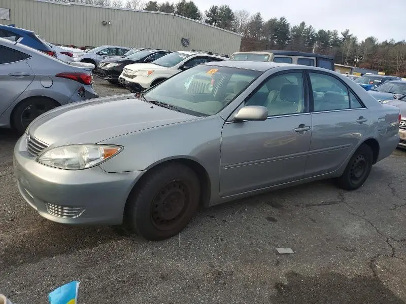 4T1BE32K15U525431