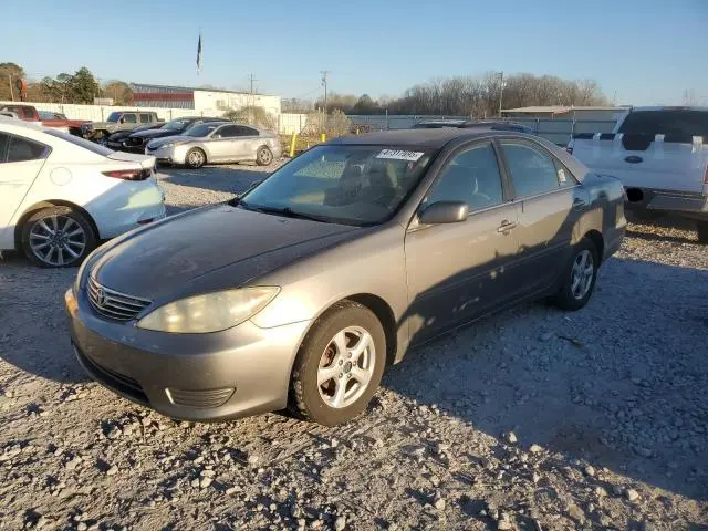 4T1BE32K16U698111