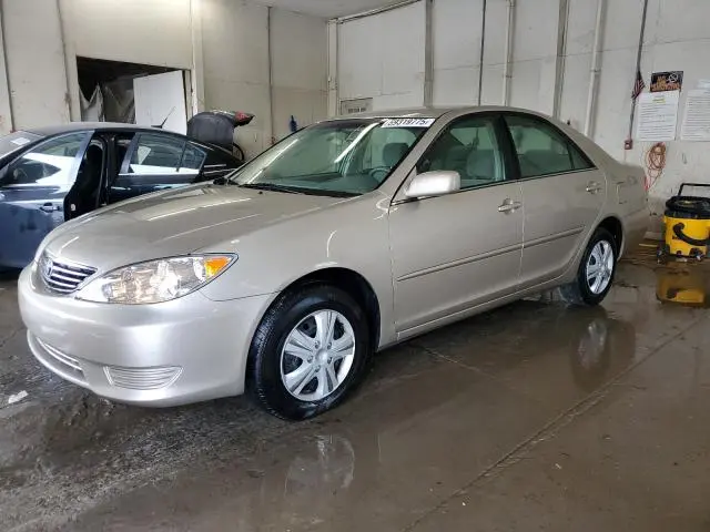 4T1BE32K35U069075