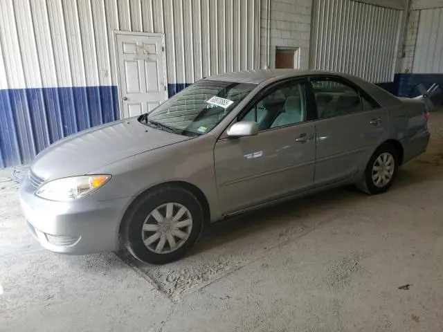 4T1BE32K45U979365