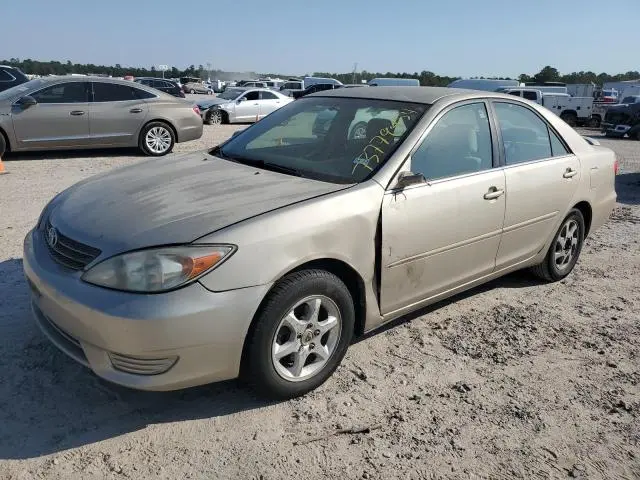 4T1BE32K95U636342