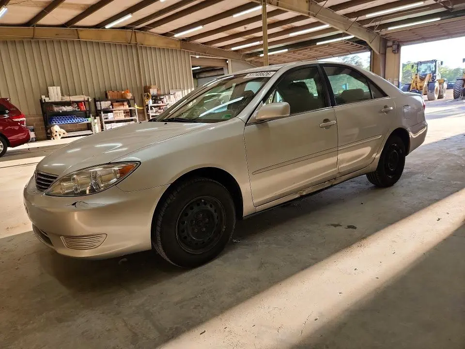 4T1BE32KX5U995523