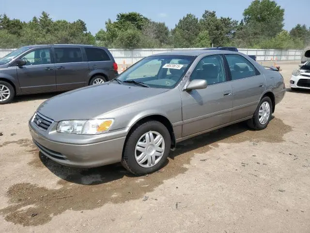 4T1BF22K9YU106450