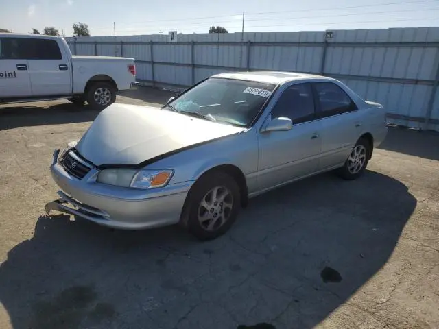 4T1BF22KXYU108143