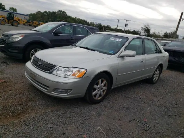 4T1BF28B0YU084300