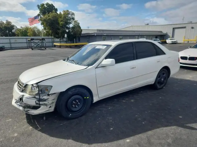 4T1BF28B23U302777