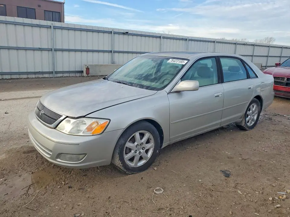 4T1BF28BX2U215417