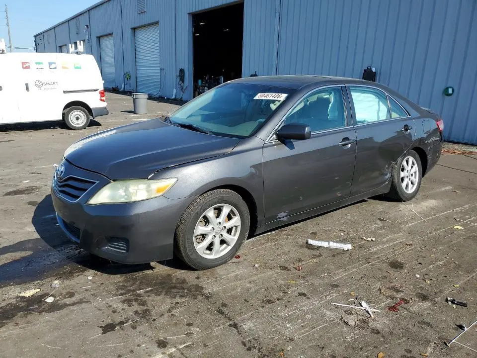 4T1BF3EK8BU200747