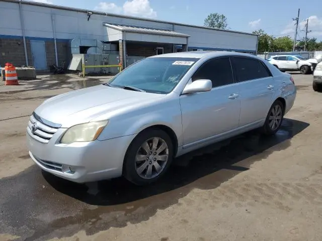 4T1BK36B45U018252