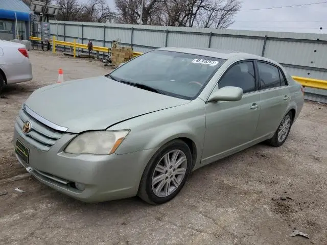 4T1BK36B95U019638