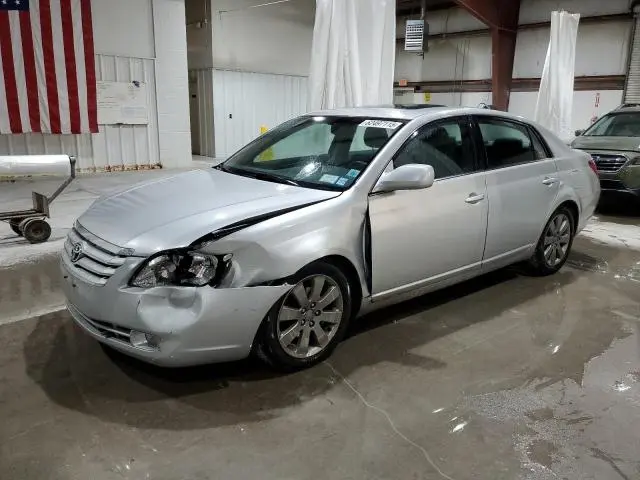 4T1BK36B95U061985